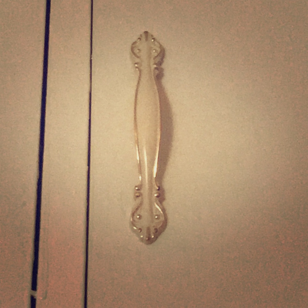 Handles /knobs for drawers or cabinets (4)